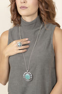 Collar Elegance